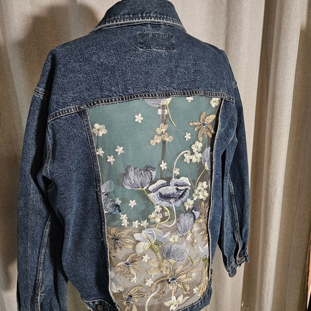 Wrangler Blue Jean Jacket with Floral Embroidery (25)